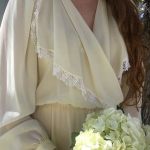 Beautiful vintage dress/wedding dress